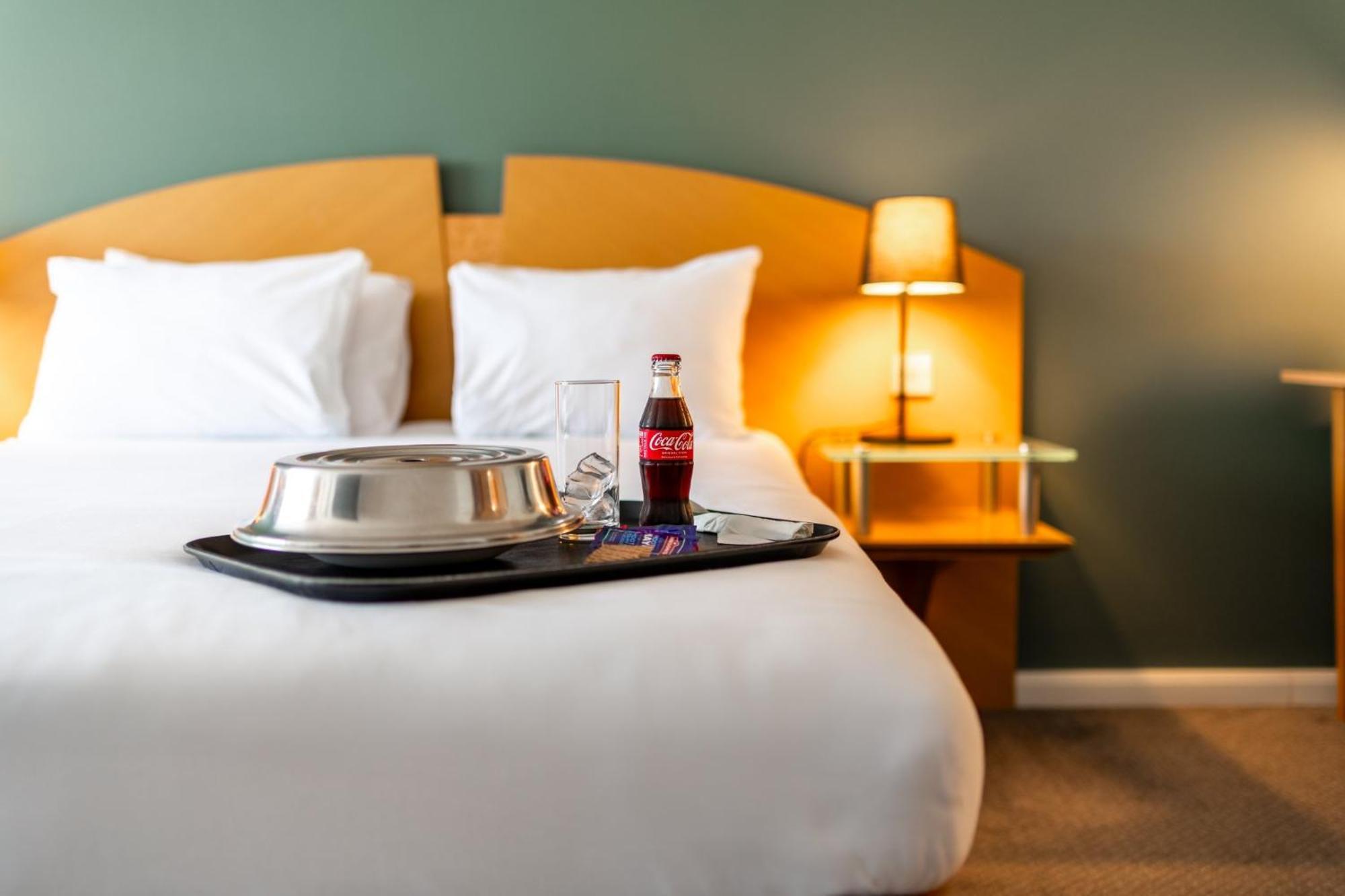 Holiday Inn Ashford - North A20 By Ihg Zewnętrze zdjęcie