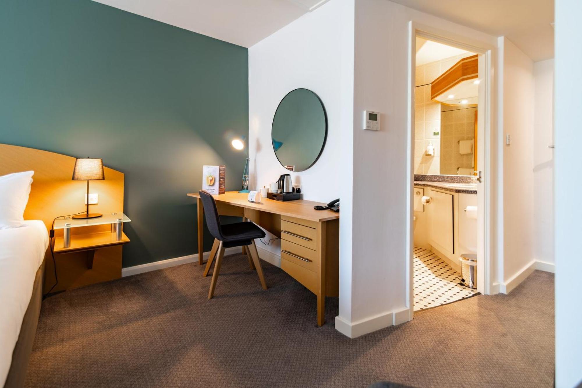 Holiday Inn Ashford - North A20 By Ihg Zewnętrze zdjęcie