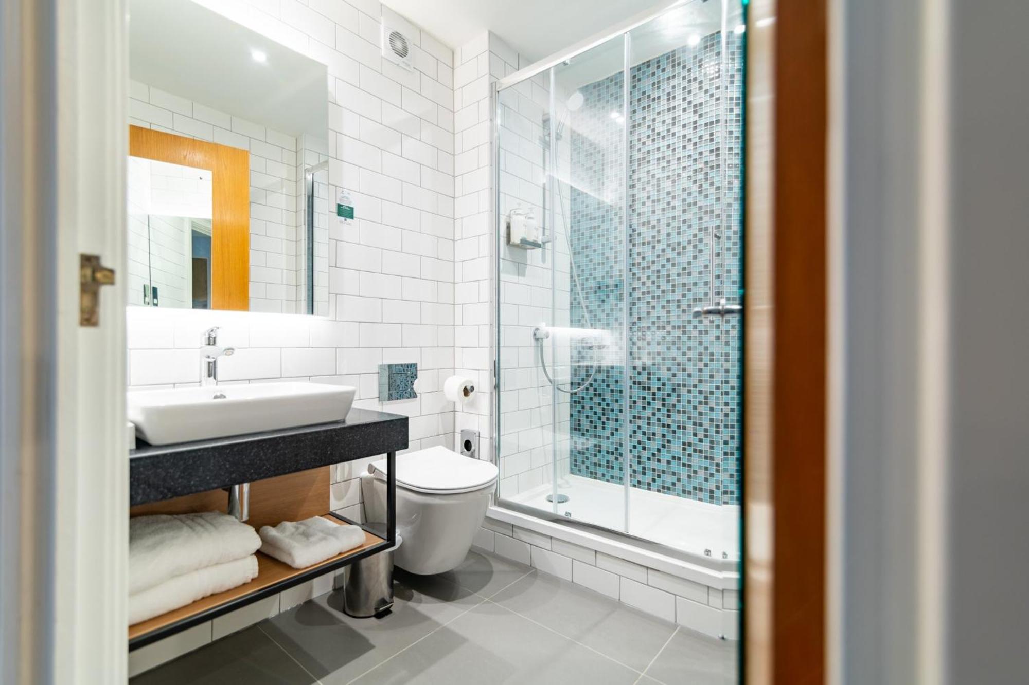 Holiday Inn Ashford - North A20 By Ihg Zewnętrze zdjęcie