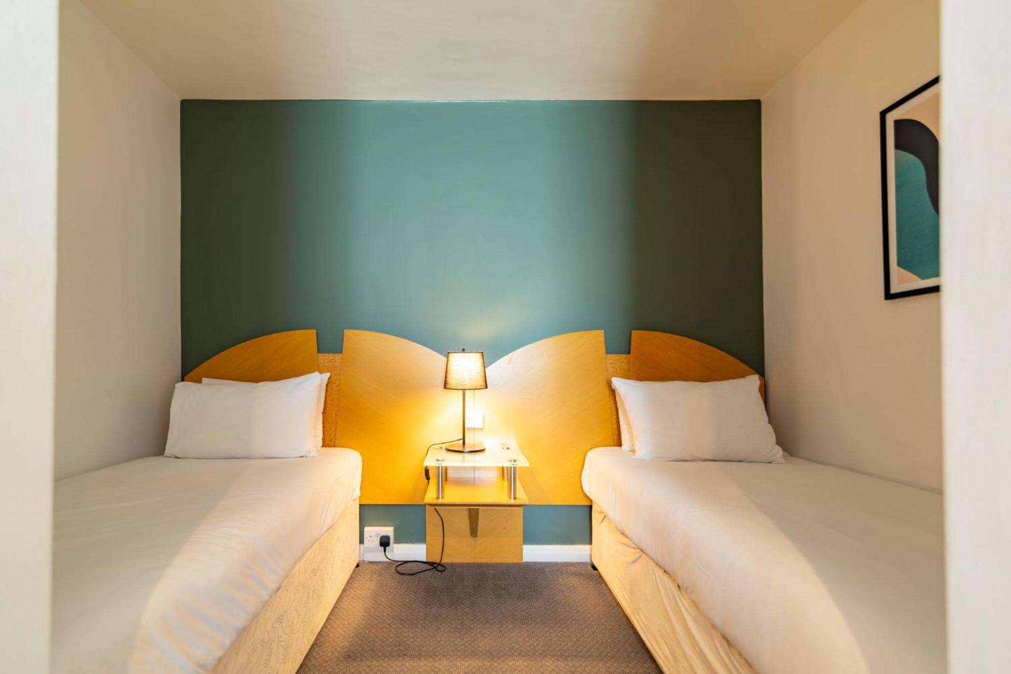 Holiday Inn Ashford - North A20 By Ihg Zewnętrze zdjęcie