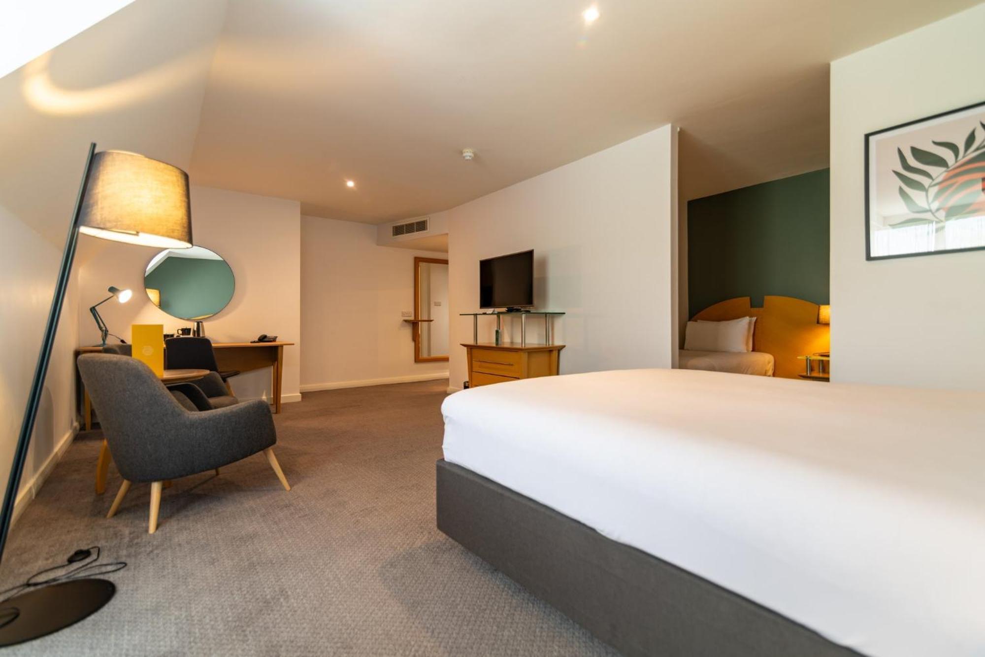 Holiday Inn Ashford - North A20 By Ihg Zewnętrze zdjęcie
